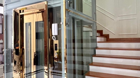 Báo giá thang máy kính tại TPHCM 